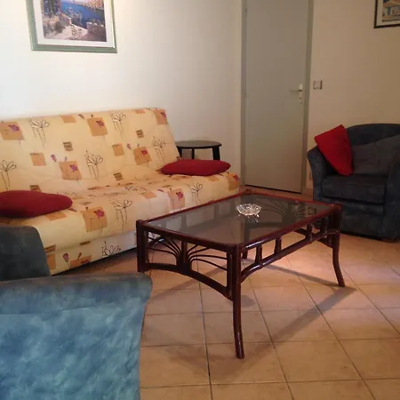 Maison Familiale A Grand-village